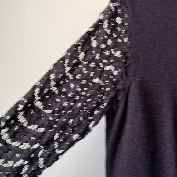 Gorgeous black sweater with lace arms - Picture 2 of 4